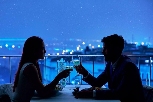 7 Sinais de que o Encontro Amoroso Está a Correr Bem (Mesmo que Não Pareça)